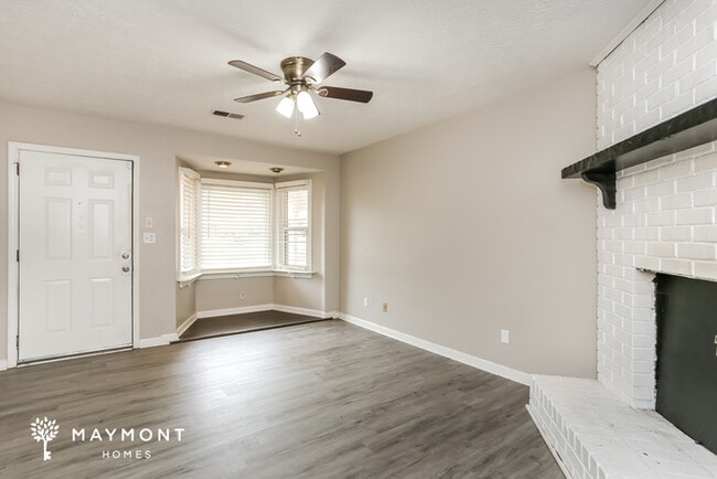 Building Photo - 8 Silverwood Dr