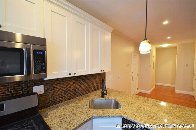 Foto del edificio - 349 Sumner St