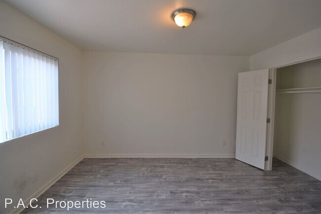 Foto del edificio - 3 br, 2 bath Apartment - 11035 Otsego Stre...
