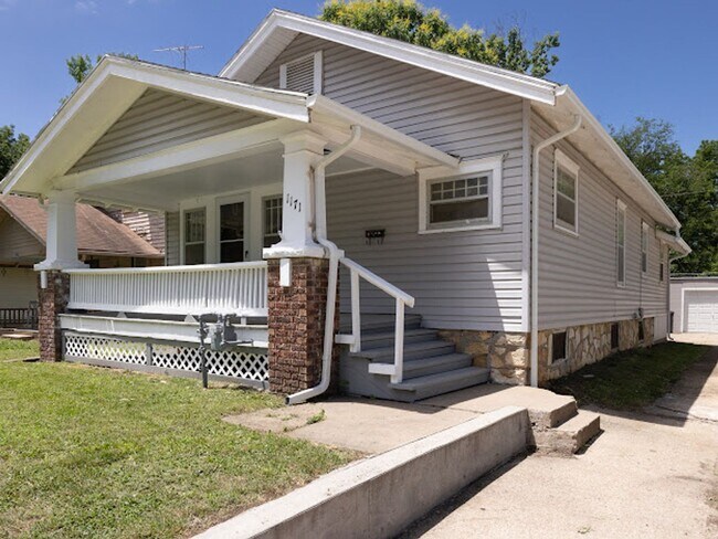 Foto del edificio - Newly renovated! 3 bedroom 1 bath with sin...