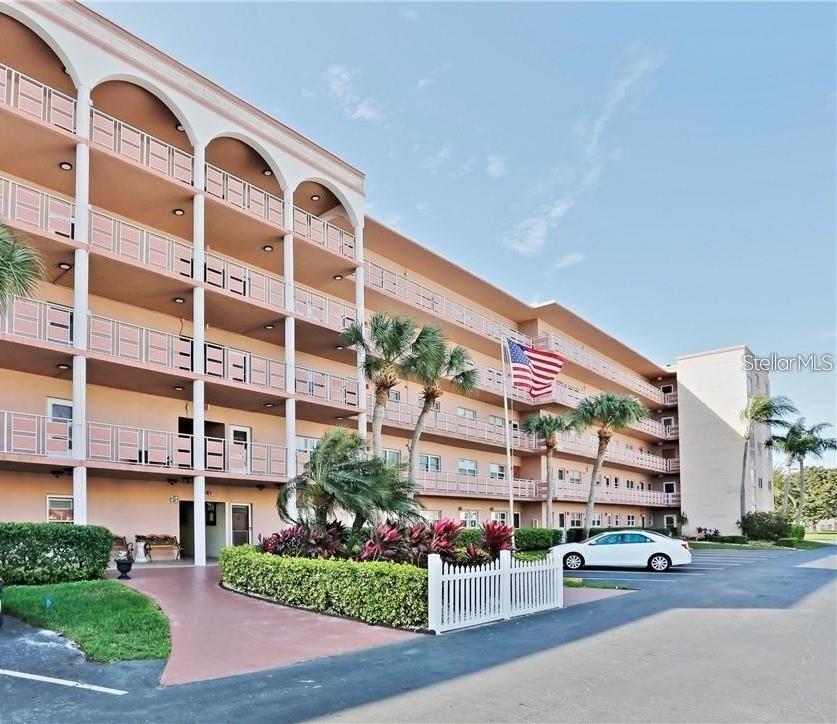 Foto principal - 5521 80th St N