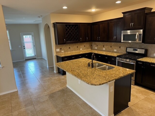 Foto del edificio - 9417 Sawyer Fay Ln