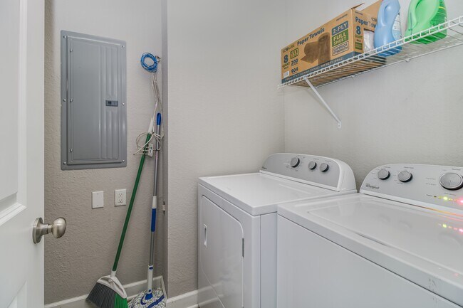Foto del edificio - 15971 S Crestview Dr