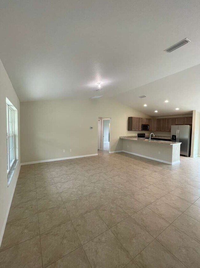 Foto del edificio - ***Move-in Special rest of April Free rent****Beautiful brand-new construction 3-bedroom, 2-bathr...