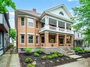 Building Photo - 1854 W 48th St