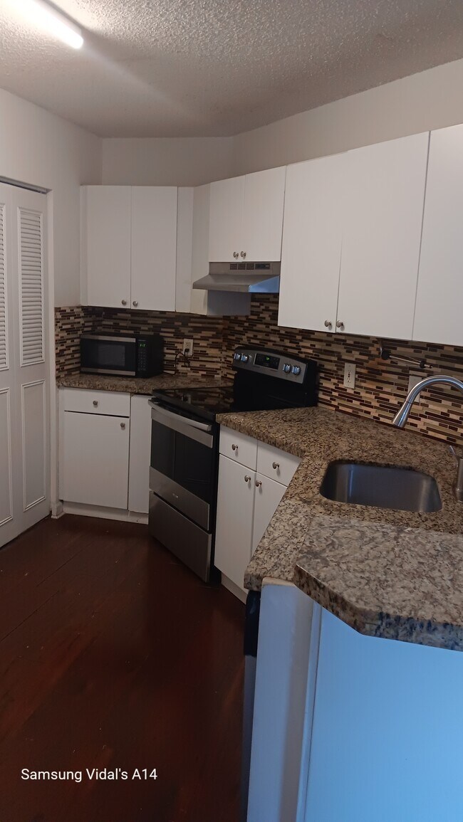 Foto del edificio - 6276 NW 186th St