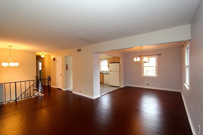 Building Photo - 1032 Carteret Rd