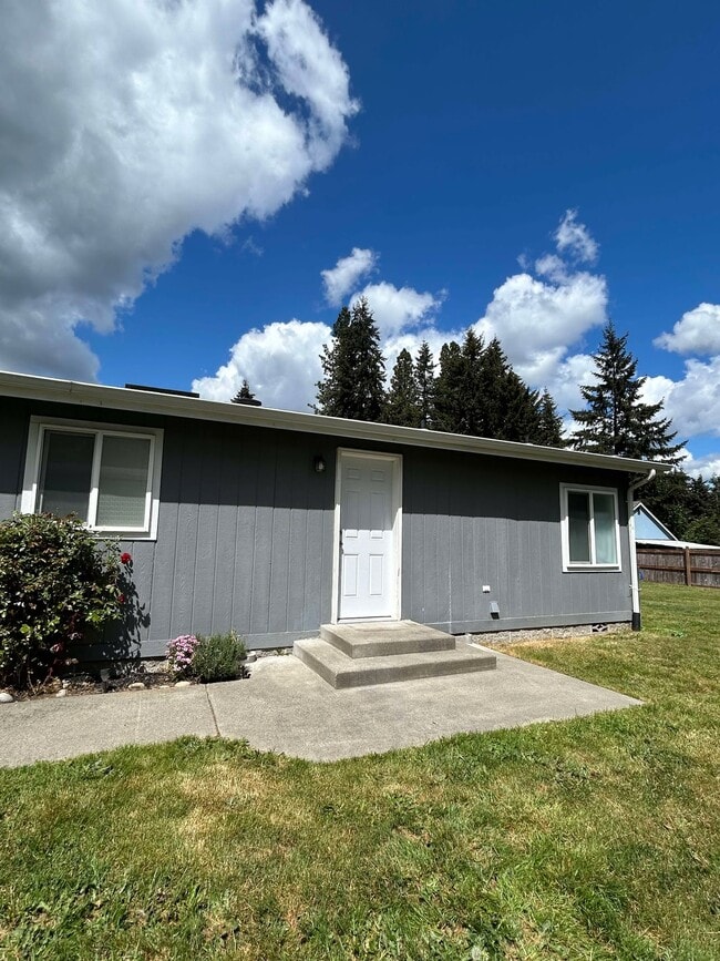 Building Photo - 8743 Whitewood Loop SE