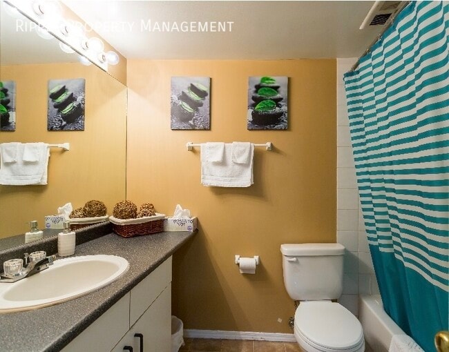 Photo du bâtiment - 1337-1313 13 Ave SW