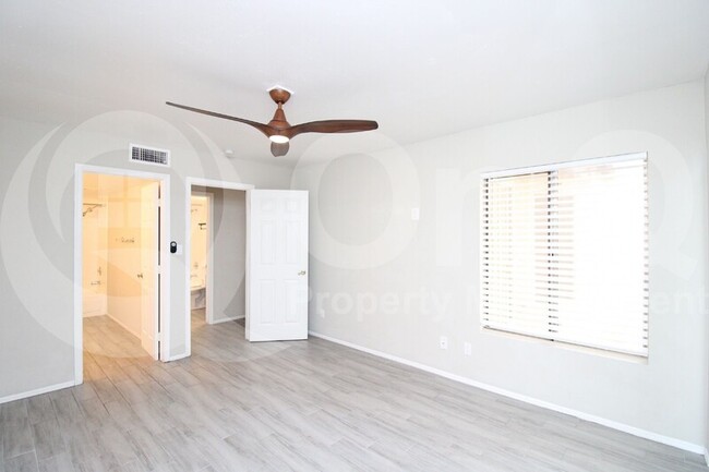 Building Photo - 11208 N 109th Way