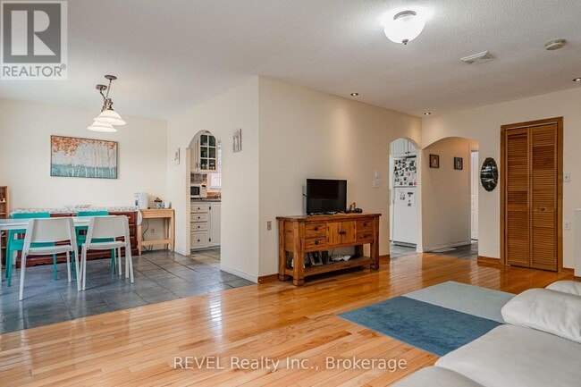 Building Photo - 6495 Pitton Rd