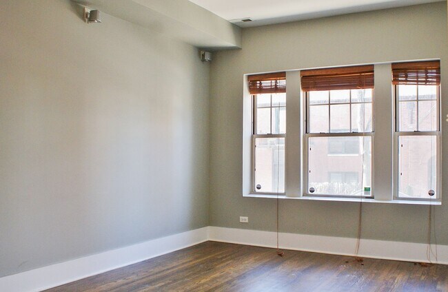 Building Photo - 3455 N Wolcott Ave