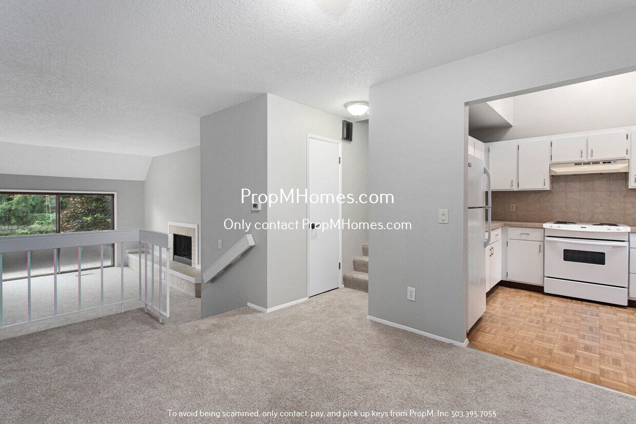 Primary Photo - Fantastic Spacious Two Bedroom Multiplex U...