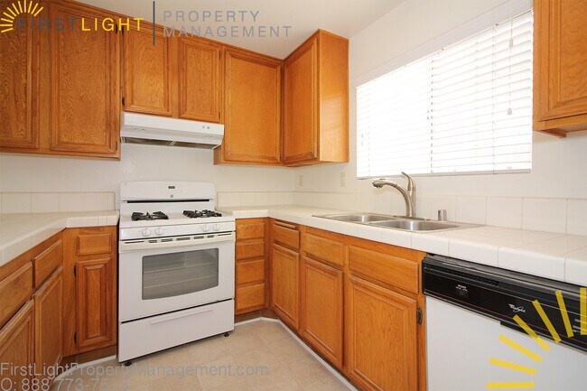 Building Photo - 2800 Plaza del Amo Hwy
