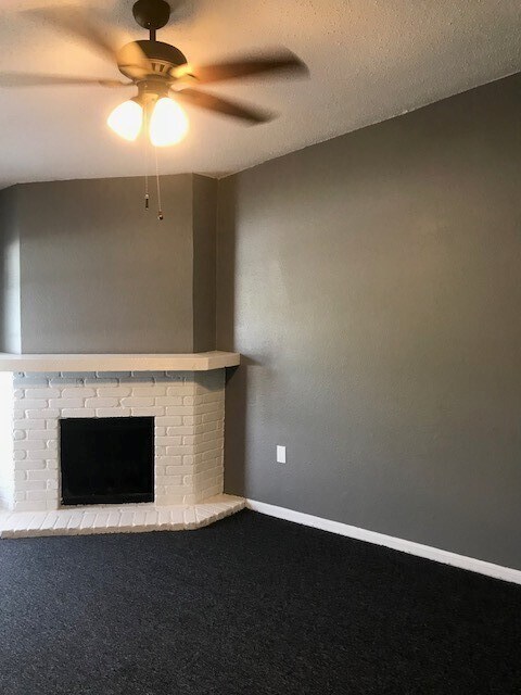 Building Photo - *COMING SOON* DON'T MISS OUT!! 3 BEDROOM H...