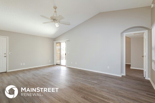 Building Photo - 8827 W Willowbrook Dr