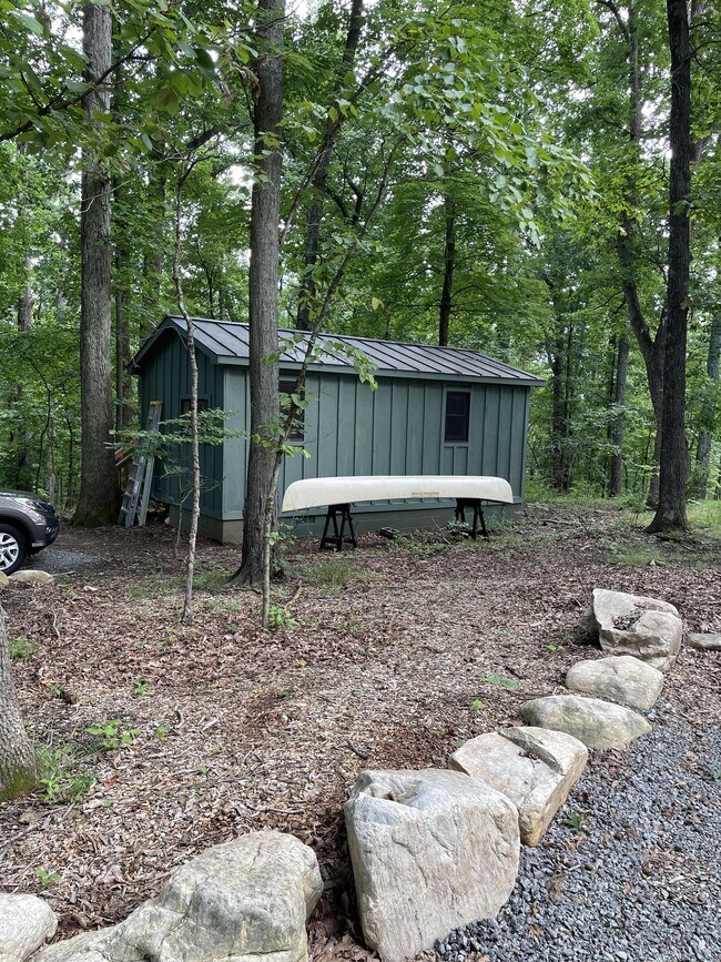 Building Photo - 484 Dry Bridge Rd
