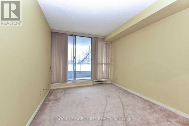 Building Photo - 4725-4725 Sheppard Ave E