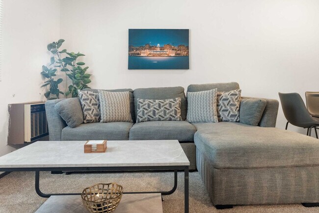 Foto del edificio - 2601 University Ave