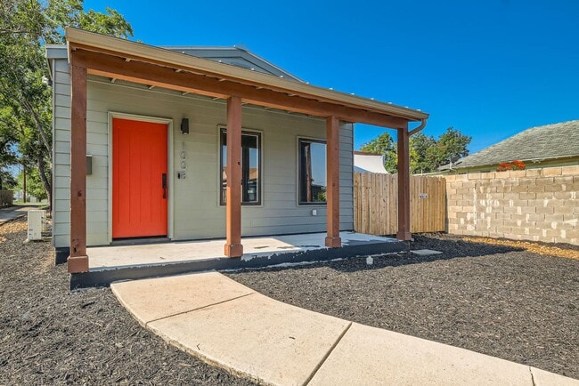 Foto del edificio - Home with Guest Suite