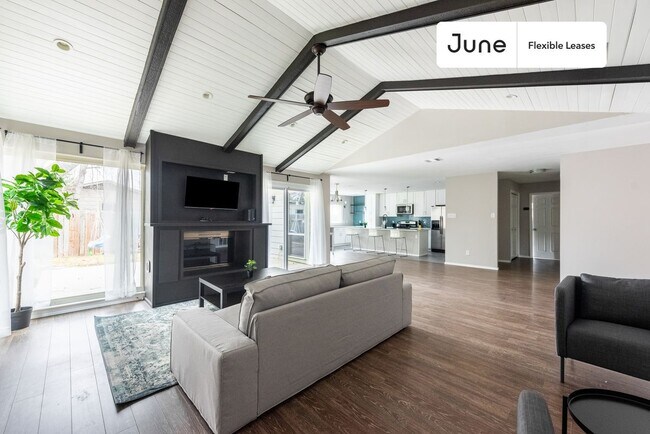 Foto del edificio - 10307 Quail Ridge Drive