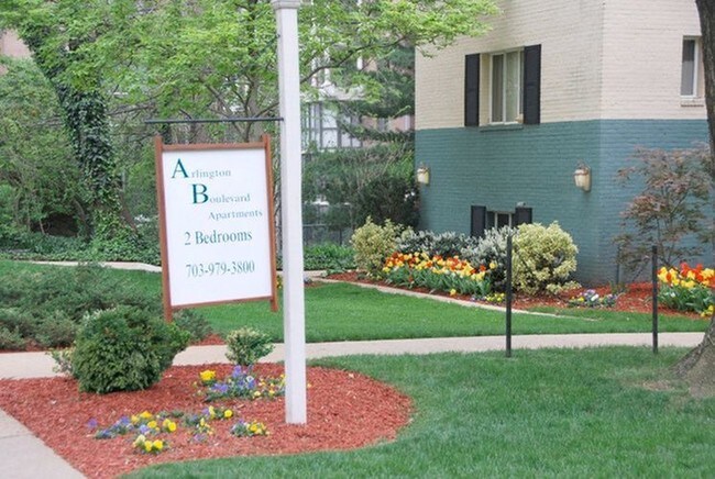 Foto del edificio - Arlington Boulevard Apartments