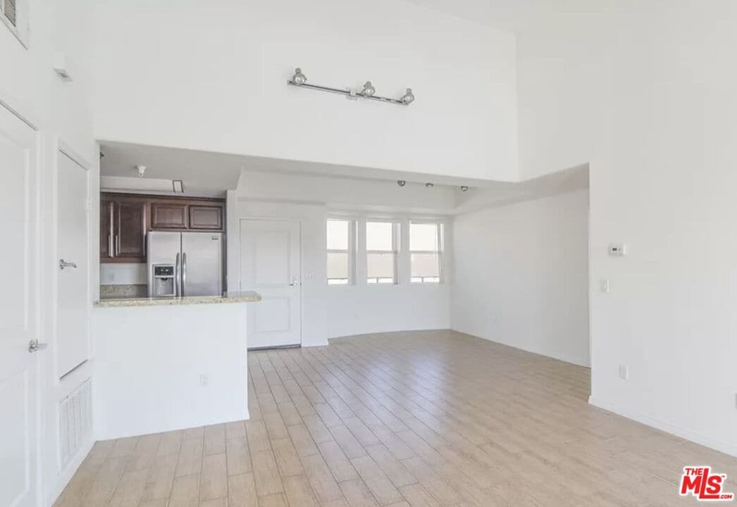 Foto principal - 11925 Kling St