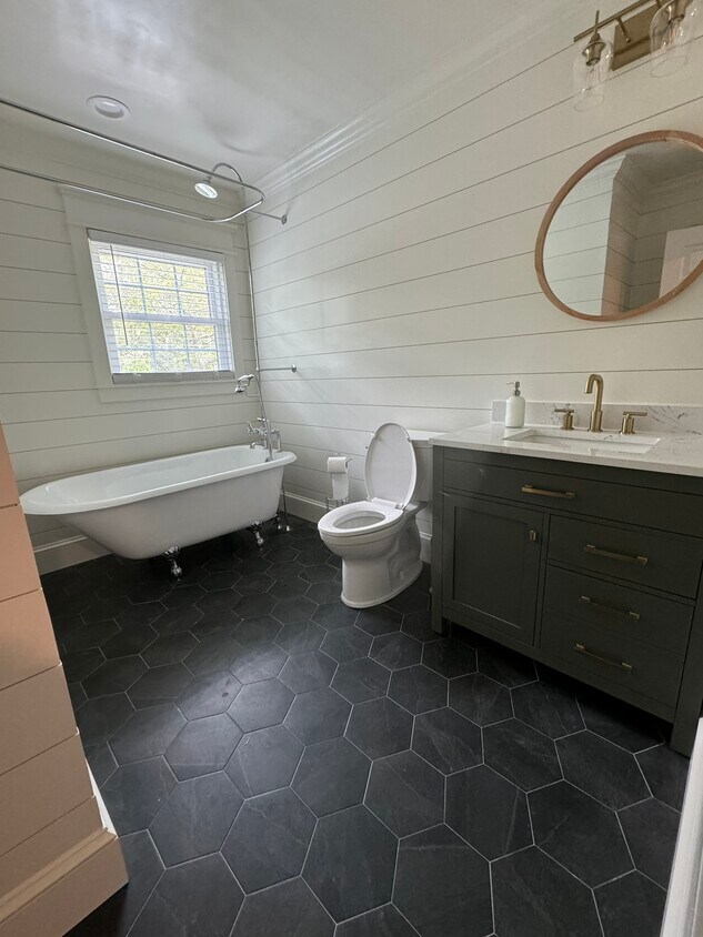 Foto del edificio - 3310 Tinkerbell Ln