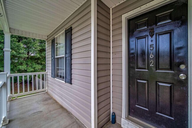 Building Photo - 562 Brewer Dr