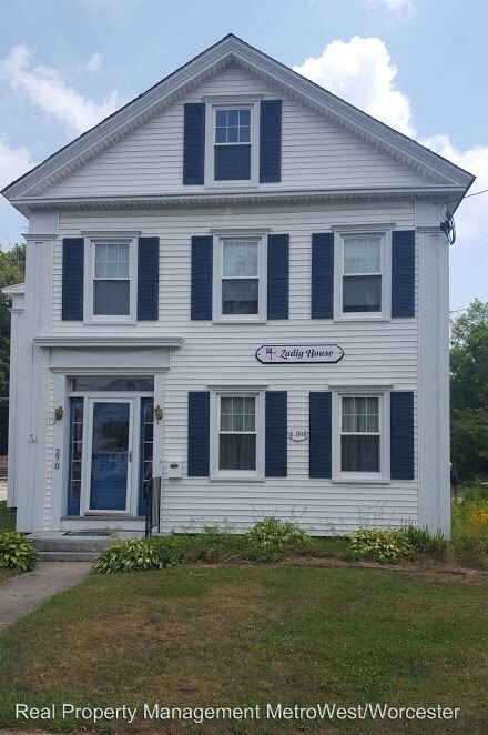 Primary Photo - 4 br, 2 bath House - 270 Main Street