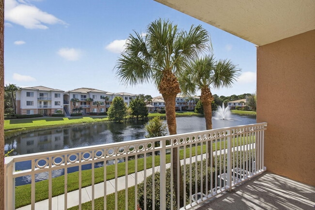 Foto del edificio - 6204 Myrtlewood Cir W