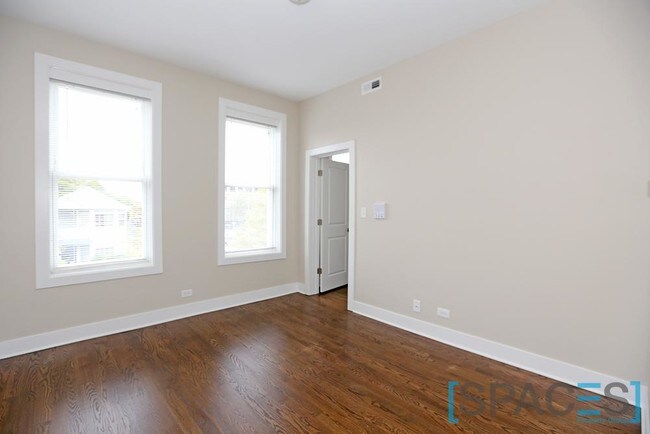 Building Photo - 1334 W 18th Pl