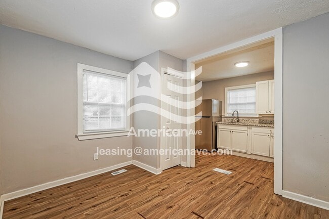 Building Photo - 308 Josanna St