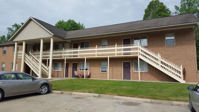 Frente del edificio de dos pisos 20 Grandview - 20 Grandview Ave