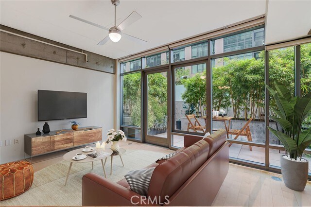 Foto del edificio - 1100 S Hope St