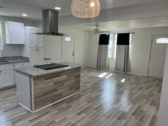 Building Photo - Welcome to this beautiful home located in ...