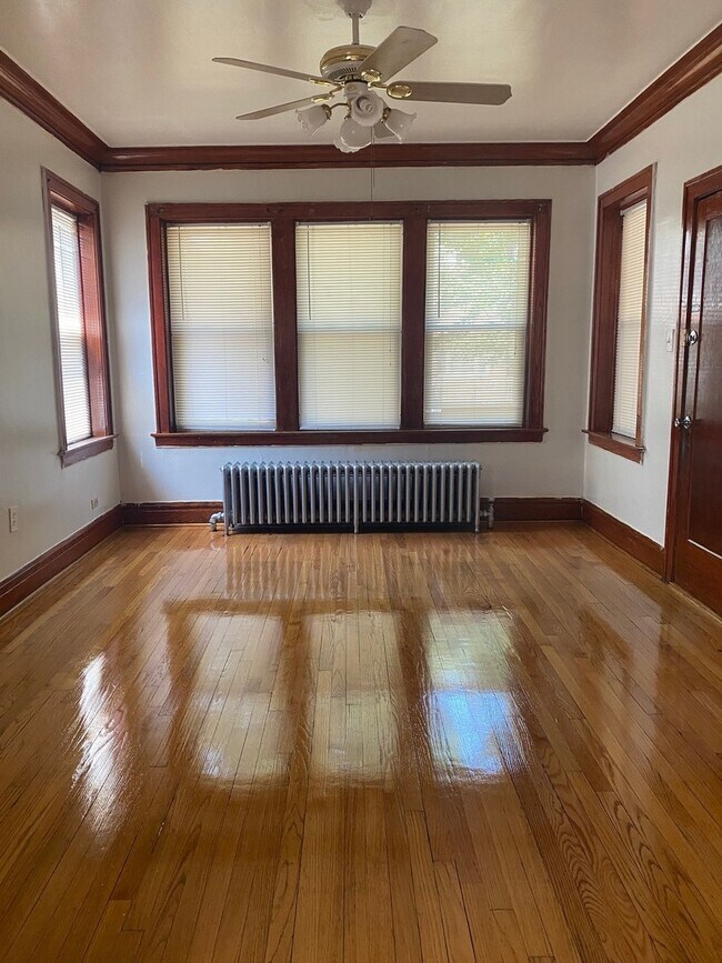 Building Photo - 1623 S Fairfield Ave
