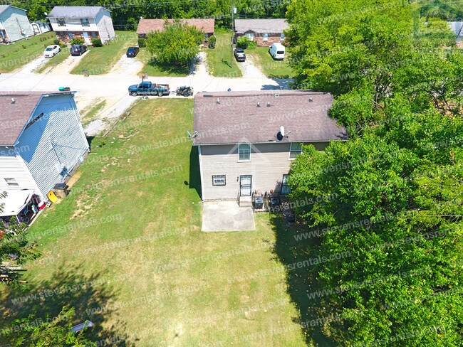 Building Photo - 3727 Willow Creek Rd