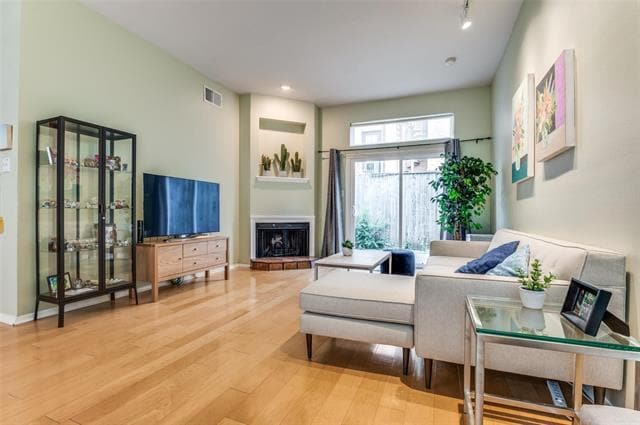 Building Photo - 4006 Holland Ave