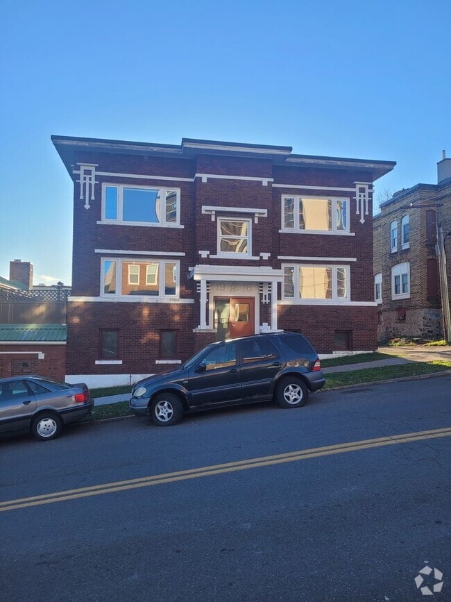 Building Photo - 215-215 N 2nd Ave E