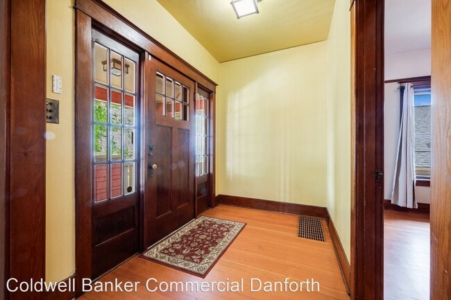 Building Photo - 4 br, 3 bath House - 3102 8th St