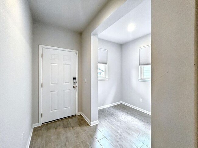 Foto del edificio - 3-Bedroom Home in a Quiet Neighborhood wit...