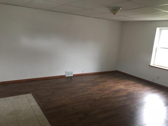 Building Photo - 511 Woodmont Ave