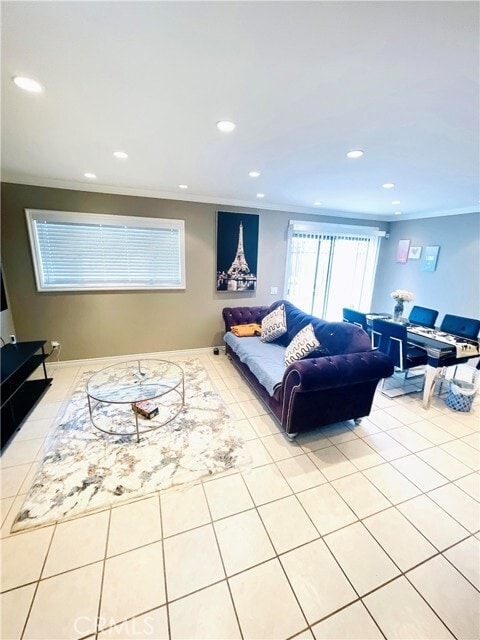 Building Photo - 12922 Royal Palm Cir