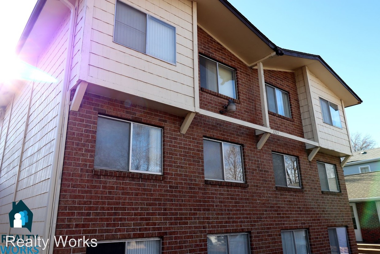 Primary Photo - 1215 E St