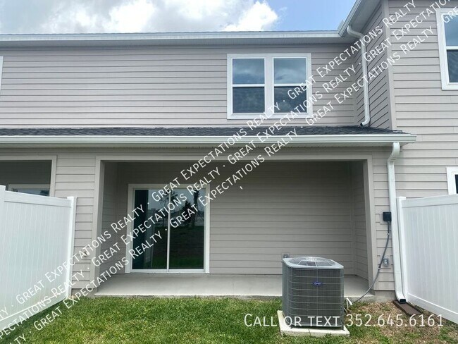 Foto del edificio - 4863 SW 81st Lp