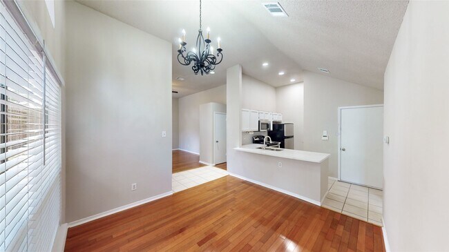 Building Photo - 3303 Golden Trails Dr