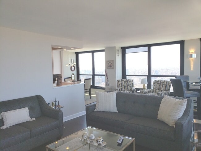 Foto del edificio - 1030 N State St
