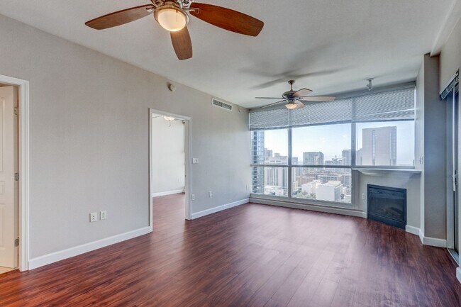Foto del edificio - 300 W Beech St