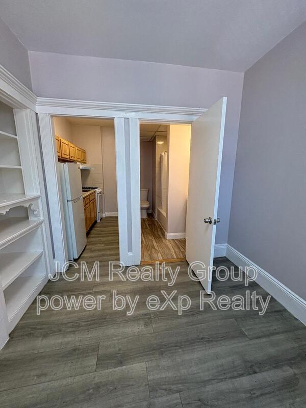 Building Photo - 116-124A Central Ave